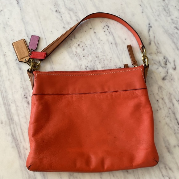Coach Poppy Leather Colourblock Perri Hippie Convertible Bag- Vermillion 22432 - Picture 5 of 9